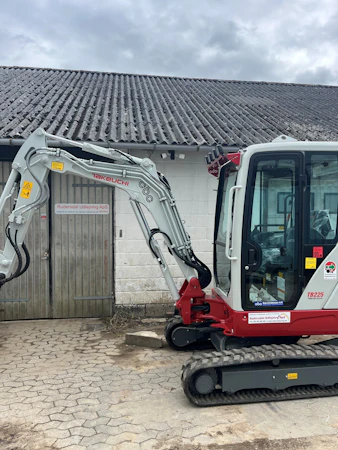 Takeuchi TB 225